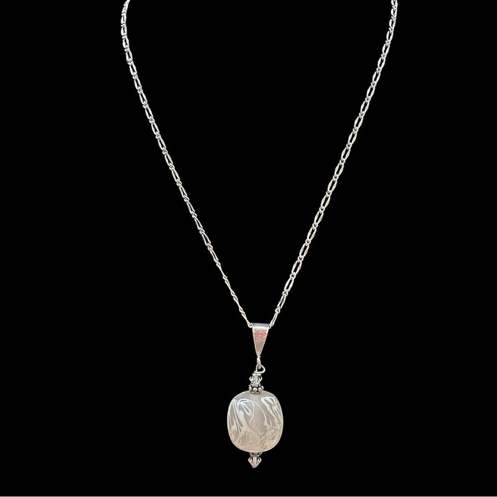 Vintage Sterling Swirled Mottled White Art Glass Necklace